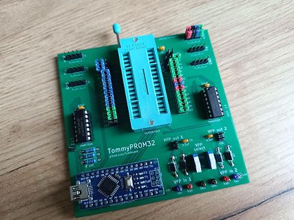 Leiterplatte TommyPROM32 mit Arduino Nano und Texttool