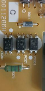 Nahaufnahme einer Leiterplatte mit elektronischen Bauteilen