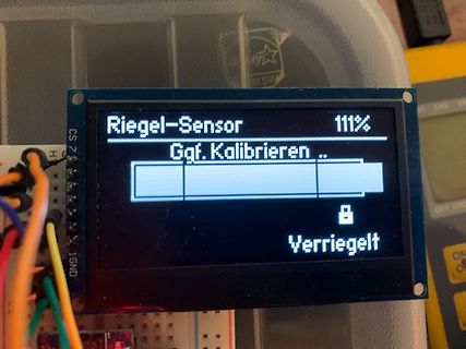 LCD-Display mit Statusanzeige eines Riegel-Sensors