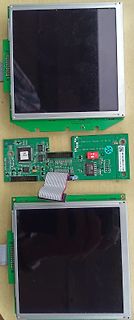 Zwei LCD-Displays mit zugehöriger Leiterplatte
