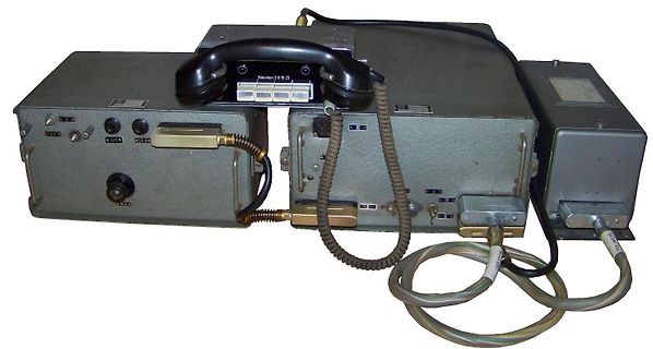 Altes Telefon und elektronisches Gerät