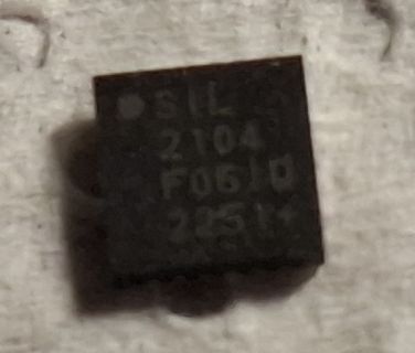 Elektronikbauteil mit Typenbezeichnung
