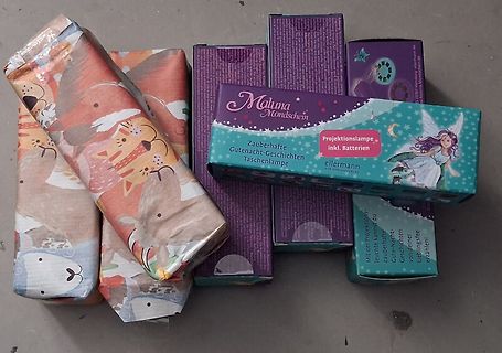 Verpackungen von Maluna Mondschein Projektionslampen