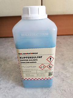 Flasche mit Kupfersulfat