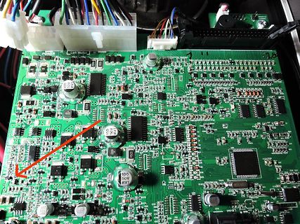 Bestückte Leiterplatte mit elektronischen Bauteilen