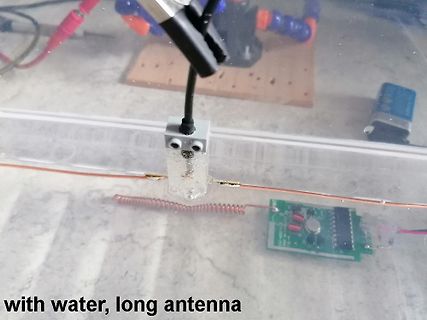 Elektronischer Aufbau mit Spule und Leiterplatte