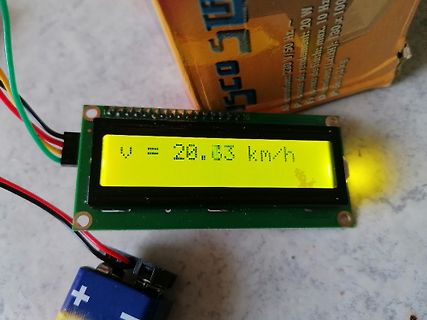 LCD-Display mit Geschwindigkeitsanzeige