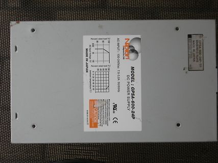 Typenschild eines DC-Netzteils