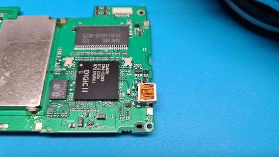 Leiterplatte mit Canon DIGIC II Prozessor und Samsung Speicher