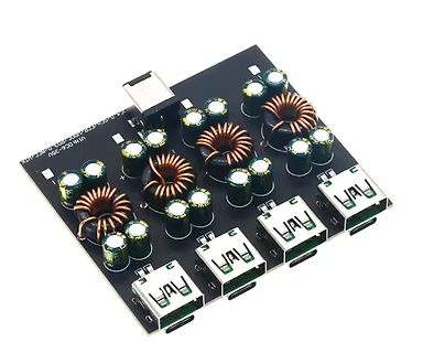 Leiterplatte mit USB-Ports und Induktivitäten