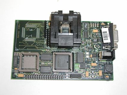 Bestückte Leiterplatte mit CPU-Modul und Anschlüssen
