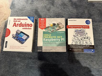 Drei Fachbücher über Arduino und Raspberry Pi