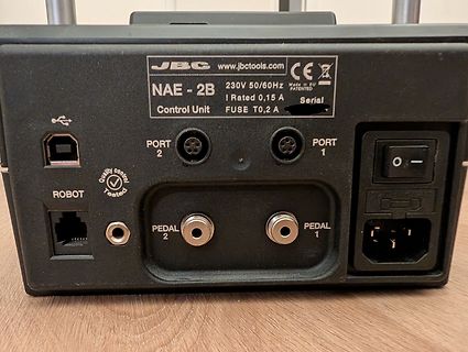 Rückseite einer JBC NAE-2B Control Unit