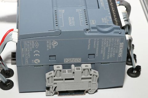 Siemens SIMATIC S7-1200 CPU 1211C AC/DC/Relay