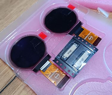 Flexkabel und Displays in Kunststoffverpackung