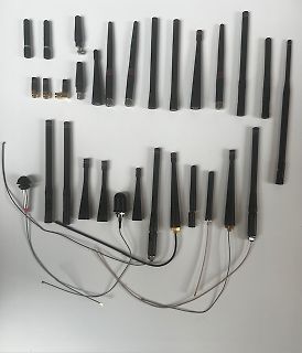 Vielzahl verschiedener Antennen und Zubehörteile