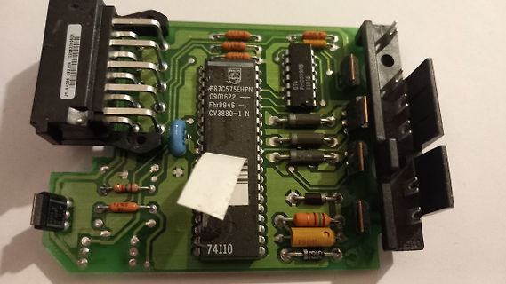 Leiterplatte mit Mikrocontroller und Bauteilen
