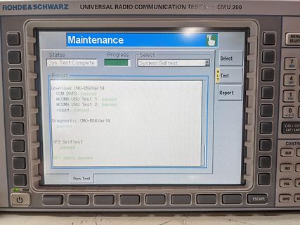 Display eines Rohde & Schwarz CMU 200 Messgeräts
