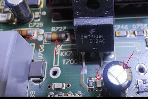 Nahaufnahme einer Leiterplatte mit elektronischen Bauteilen