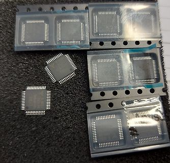 Mikrocontroller auf Trays und lose