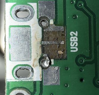 Detailaufnahme einer Leiterplatte mit USB-Anschlussmarkierung