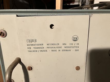 Typenschild eines DDR-Netzreglers