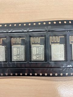 Reihe von ESP32-WROOM WiFi Modulen auf Trägerband