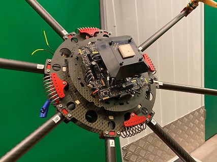 Drahtlose Drohnen-Elektronik auf Kohlefaserrahmen