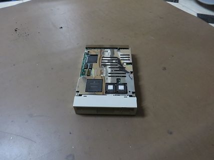 Geöffnetes elektronisches Gerät mit Leiterplatte