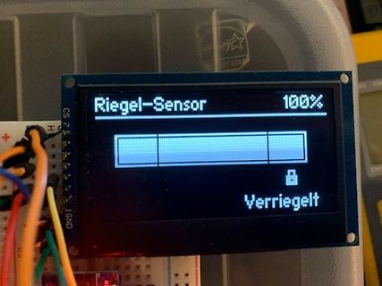 LCD-Display mit Statusanzeige eines Riegel-Sensors