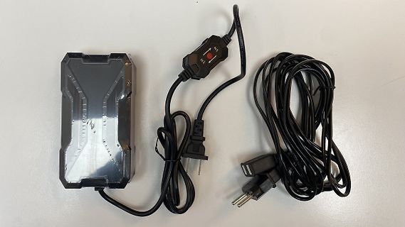 Netzteil mit Kabel und Stecker