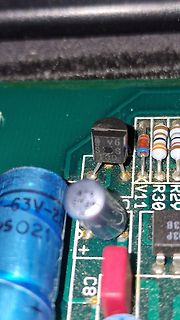 Nahaufnahme einer Leiterplatte mit elektronischen Bauteilen