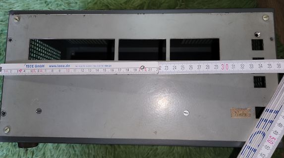 Gehäuse eines elektronischen Geräts mit Maßband