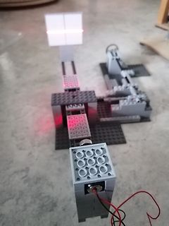 LEGO-Modell mit roter LED-Beleuchtung