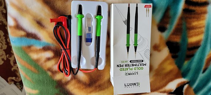 Messleitungen und Verpackung eines Multimeter-Pens