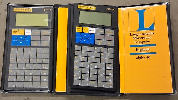 Zwei Langenscheidt alpha 40 Computer-Wörterbücher