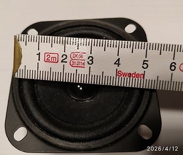 Lautermaß eines Lautsprechers mit Zollstock