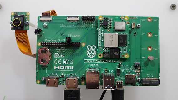 Raspberry Pi Compute Module 5 IO Board mit Kamera