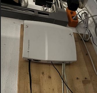 T-Concept XI321 Gerät mit Kabeln