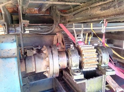 Mechanische Getriebekomponenten und Wellen mit Zahnrädern