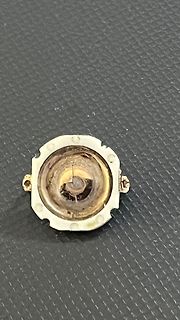 Nahaufnahme eines elektrischen Bauteils oder Steckers