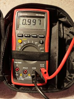 Digitalmultimeter in einer Tasche