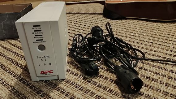 APC Back-UPS CS 650 mit Netzkabel