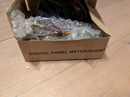 Verpackung eines Digital Panel Meter/Shunt