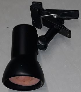 Schwarze Klemmleuchte mit Klemme