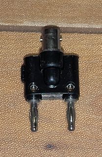 Zigarettenanzünder-Adapter mit zwei Steckkontakten