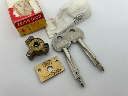Zeiss Ikon Schloss, Schlüssel und Verpackung