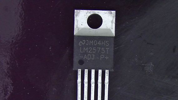 Spannungsregler LM2575T-ADJ