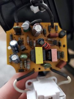 Bestückte Leiterplatte mit elektronischen Bauteilen