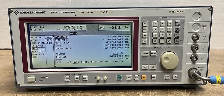 Rohde & Schwarz Signalgenerator SMT 02
